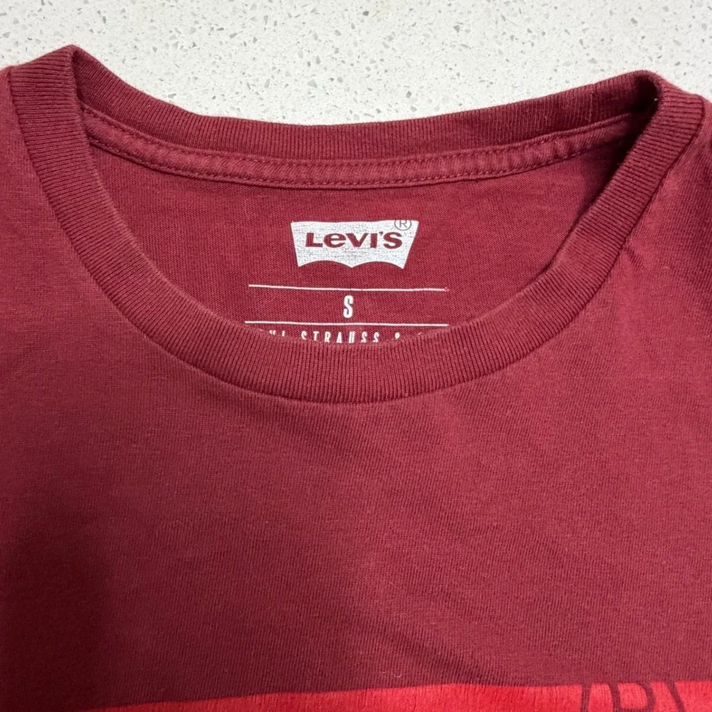 Levis Mens Long Sleeve Graphic Tee Burgundy Red Batwing Logo Shirt Small